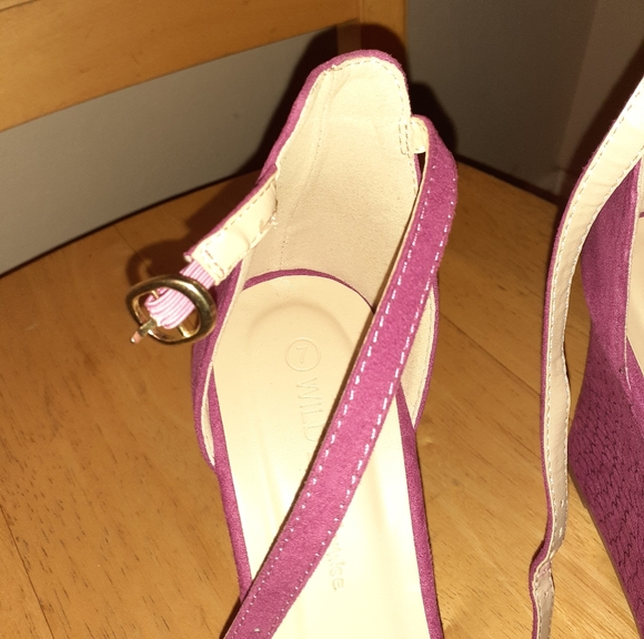 Open Toe Wedged Heels - Picture 6 of 9